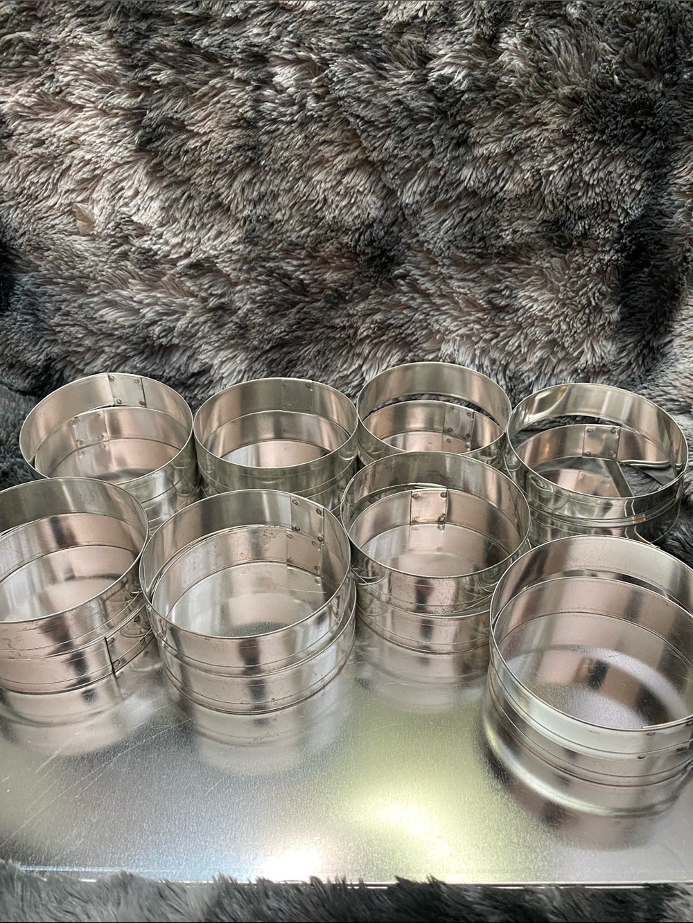 2 Vintage Chef Bordeau 8-Piece Tin Plated English Muffin Rings and trays - Picture 5 of 16